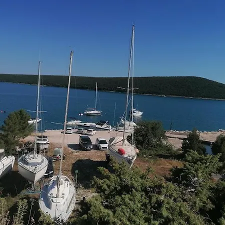 Hausboot Im Fjord Von Rakalj *